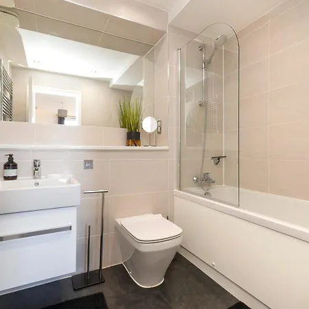 Modern 3-bedroom With Balcony And Lift * Edimburgo
