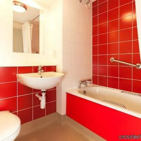 Travelodge Haymarket Hotel 3*