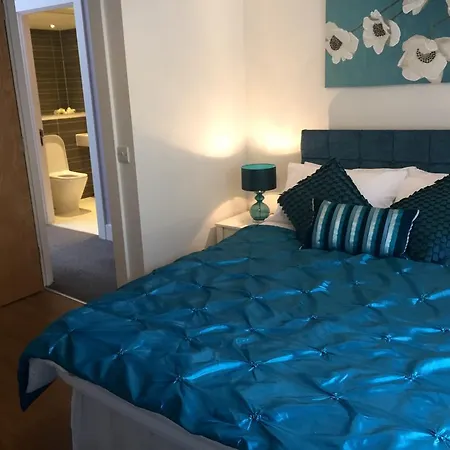 Capital Retreats - Shandwick Place Apartment *