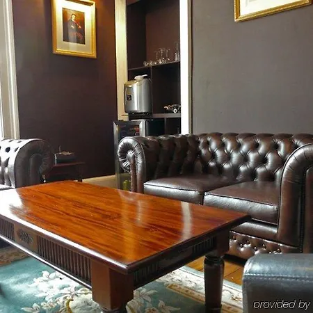 Glenalmond House 4* Edynburg