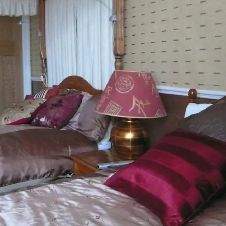 Sandilands House Гостевой дом 3*