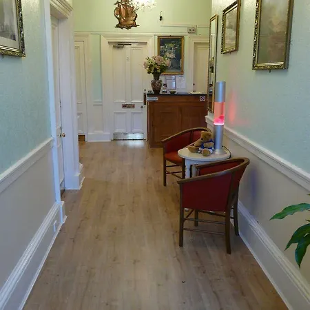 Cumberland Hotel