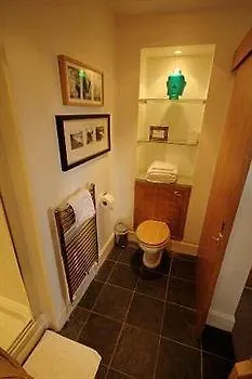 Fraoch House 4*