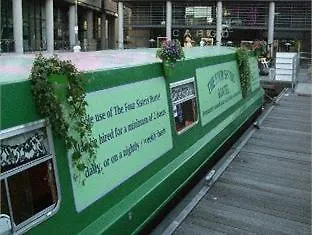 - Houseboats Botel Edinburgh