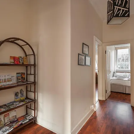 Pitt Street Apartment Beautiful Spacious Apartment Free Parking And Free Sanitizer