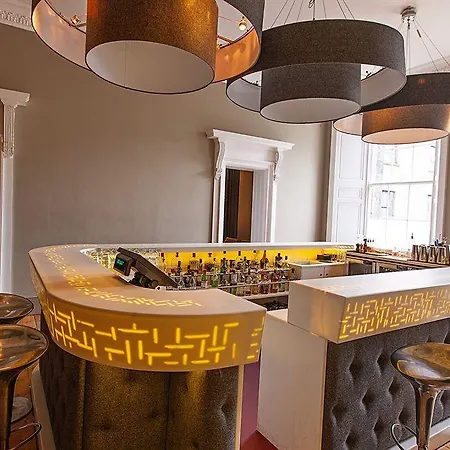 ホテル & Picardy Place 4*