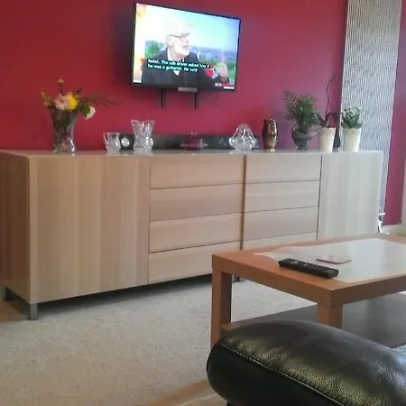 Peffer Bank Apartment *