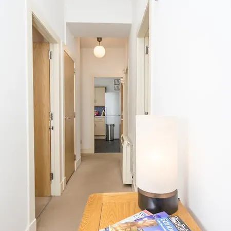 Great Junction Street Apartment *