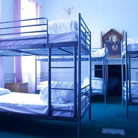 City Hostel *