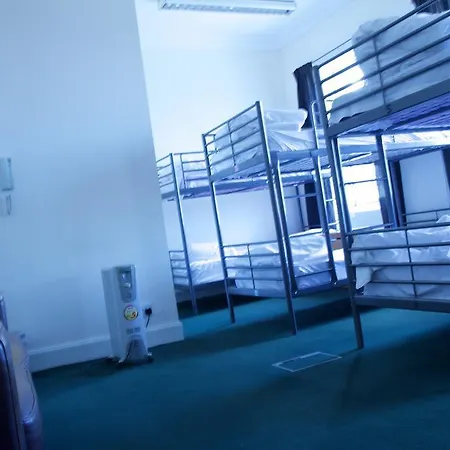 City Hostel *