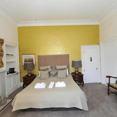Sixteen Bed & Breakfast