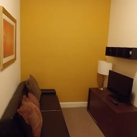 Apartment Dalziel Place London Road,