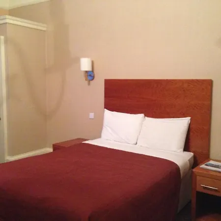 Abbey Hotel 3*
