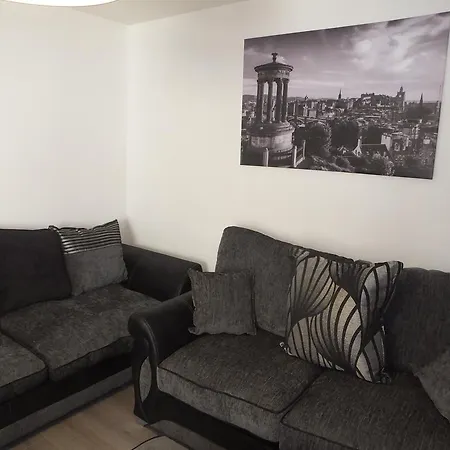 Lochrin By Edinburgh