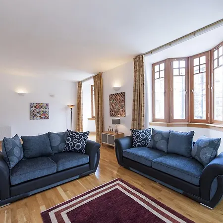 Capital Retreats - Hill Street Lane