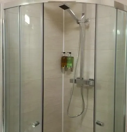 Guest house Adelphi 3*