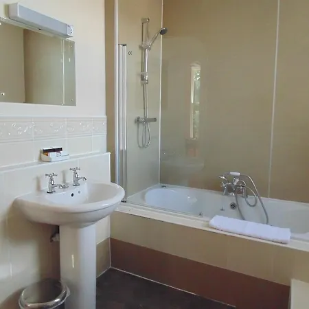 Inn Cedar 3*