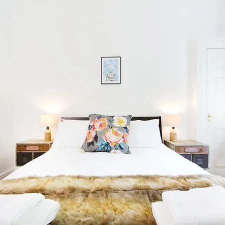 Apartment Parkside, Holyrood Park Edinburgh