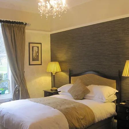 The Hedges Bed & Breakfast 4*
