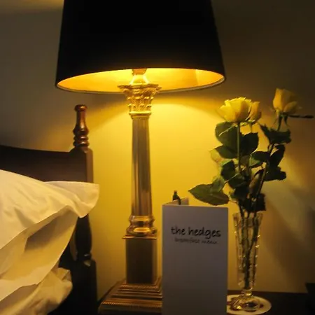 The Hedges Bed & Breakfast فندق مبيت وإفطار