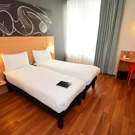Отель Ibis Centre South Bridge - Royal Mile