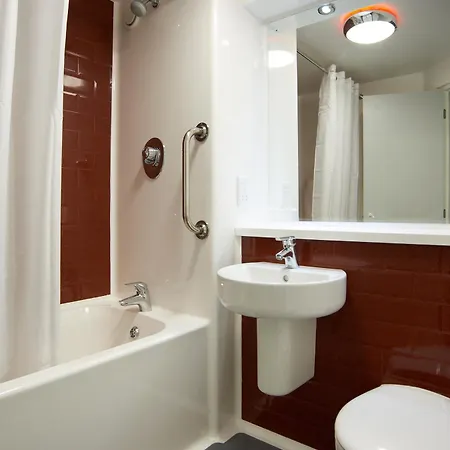호텔 Travelodge Queen Street 3*