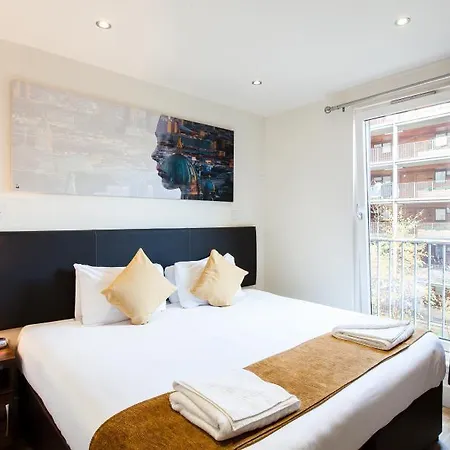Staycity West End Hotell
