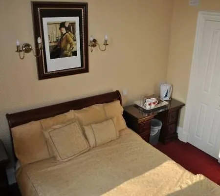 Allison House 16 4* إدنبرة