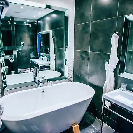 The On The Mile Hotel