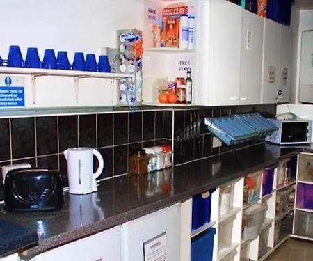 Brodies Hostels *