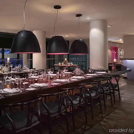 Radisson Collection Hotel, Royal Mile 5*