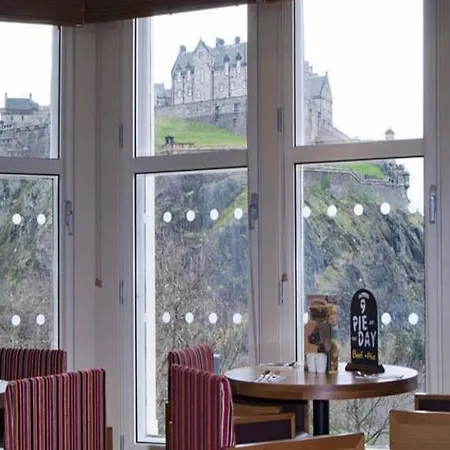 Hotel Premier Inn Edinburgh Princes Street 3*