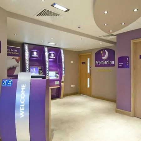 Otel Premier Inn Edinburgh Princes Street 3*