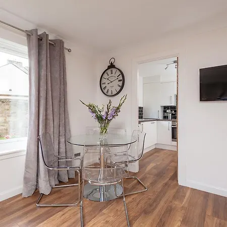 Apartment Gilmour's Entry *