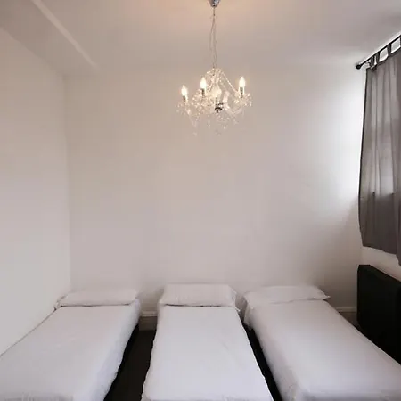 Apartament Group *