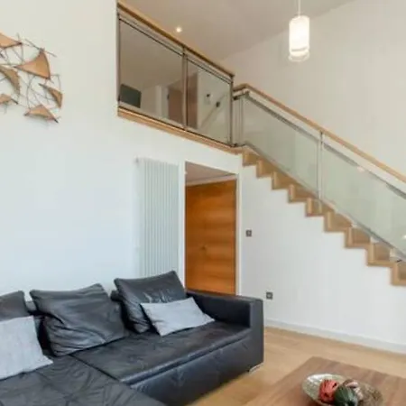 شقة Luxury Quartermile 2 Bed *