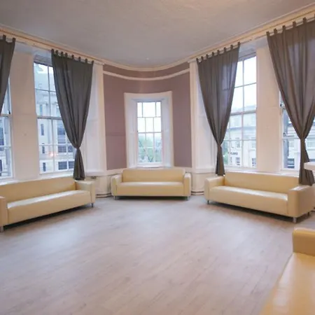 Edinburgh Group Apartments *