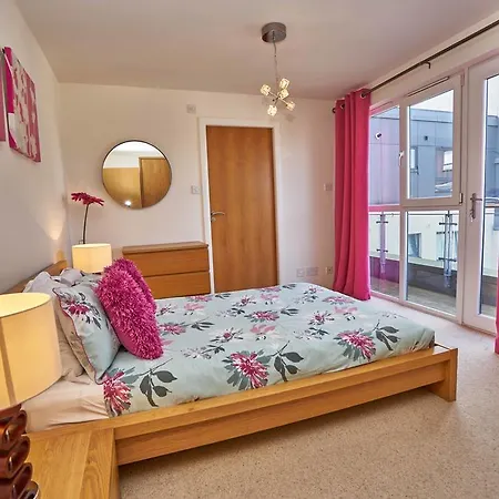 Pearl Lochrin Place * Edimburgo