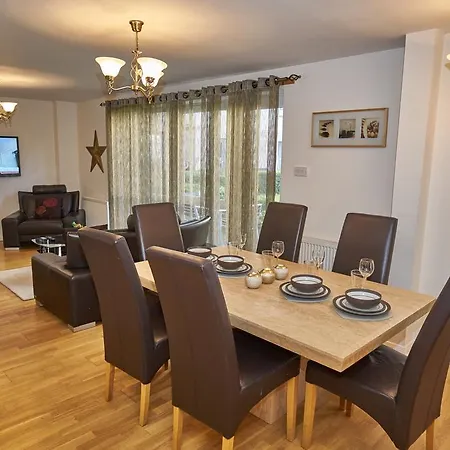 Pearl - Lochrin Place * Edinburgh