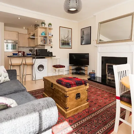Luxery New Town 1 Bed Apartment *