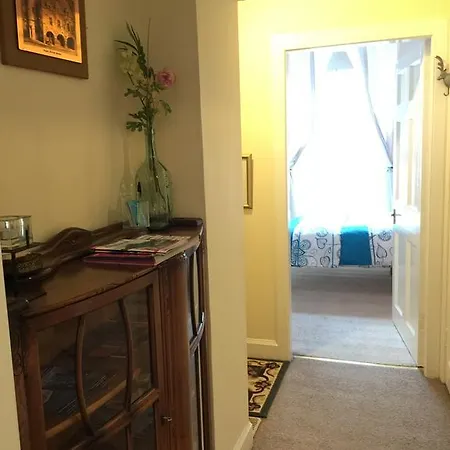 East Fountainbridge Apartment *