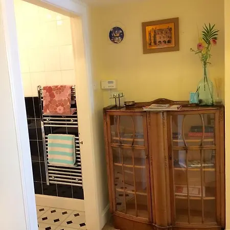 East Fountainbridge Apartment *