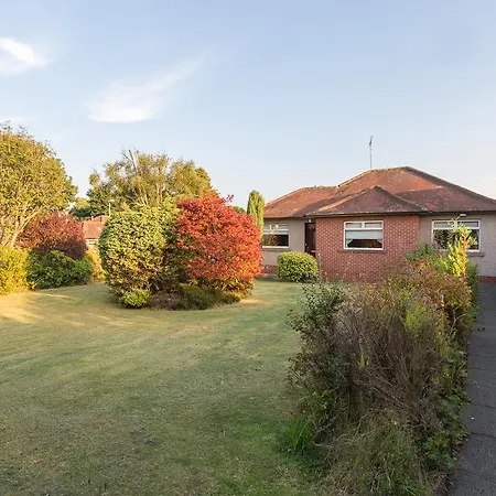 Woodlands Bungalow בית נופש