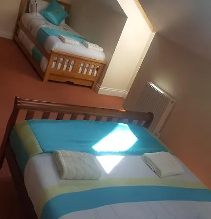 Penthouse Apartment Sleeps 11 *