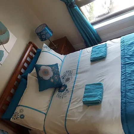 Penthouse Apartment Sleeps 11 شقة