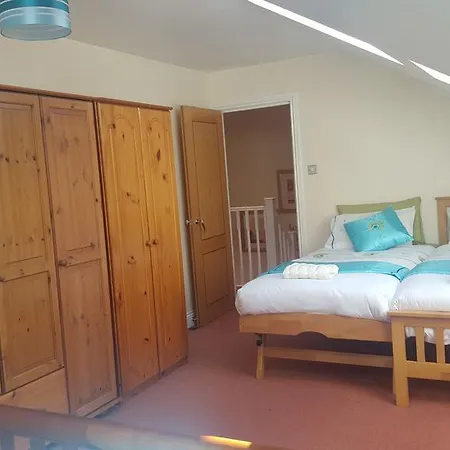 Penthouse Sleeps 11 * エディンバラ