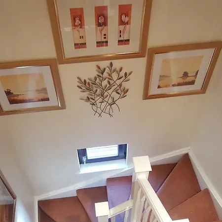 شقة Penthouse Apartment Sleeps 11 إدنبرة