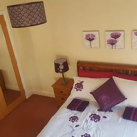 Penthouse Sleeps 11 * エディンバラ