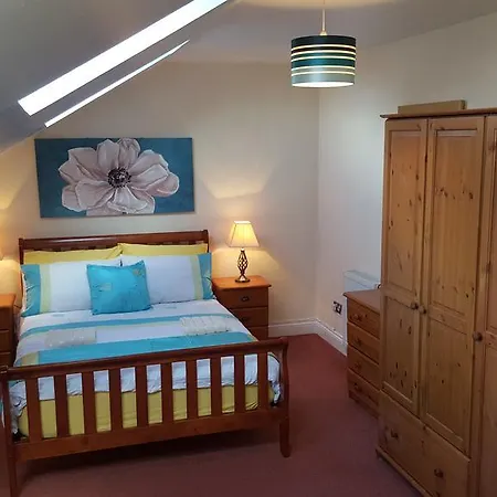 Penthouse Apartment Sleeps 11 *