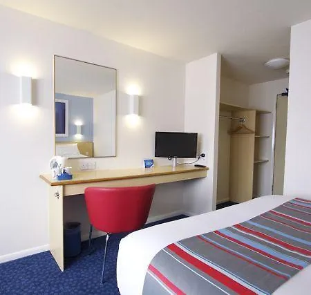 מלון Travelodge Waterloo Place 2*